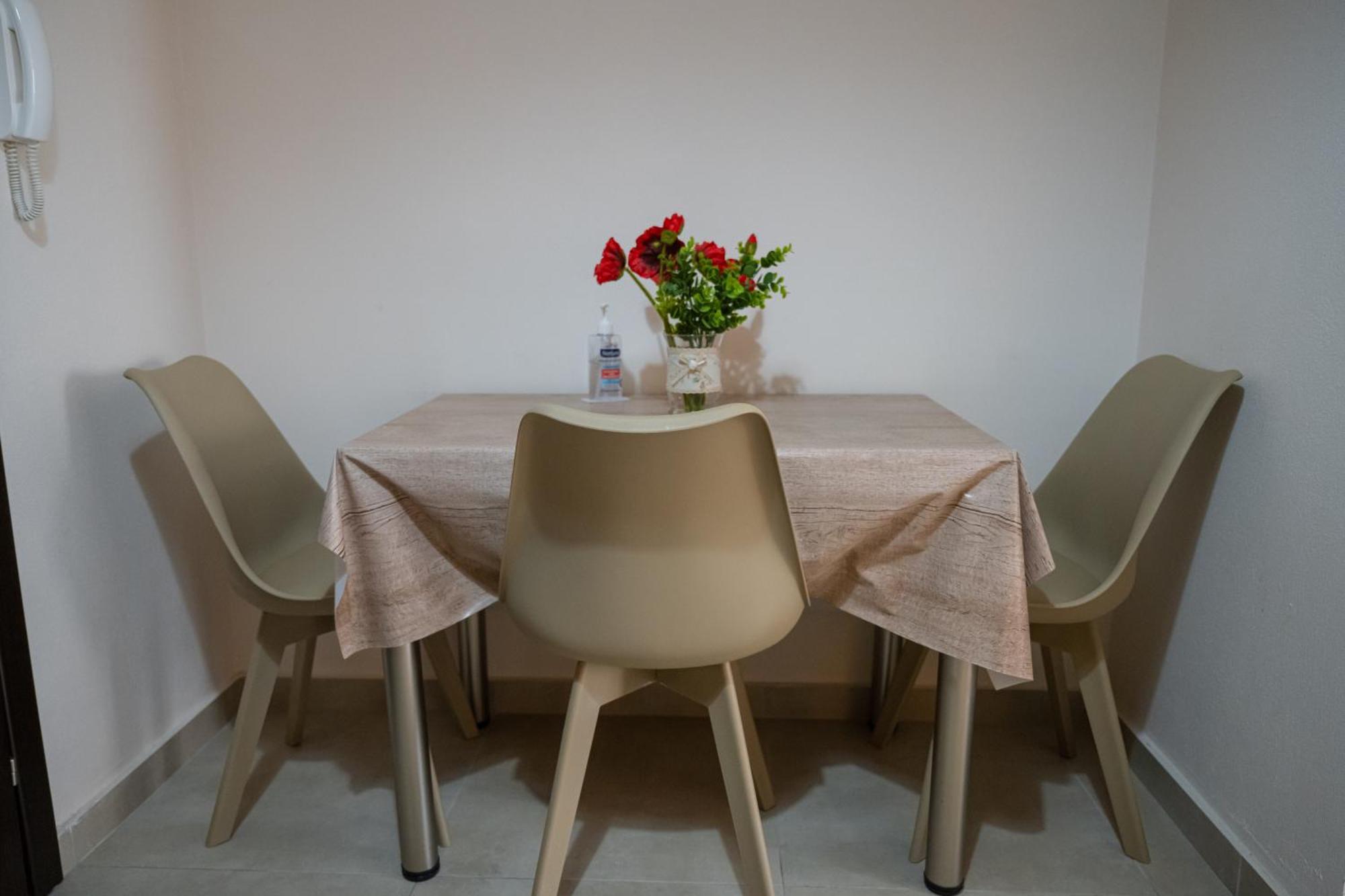 Theo And Irin'S Houses Flogita Buitenkant foto